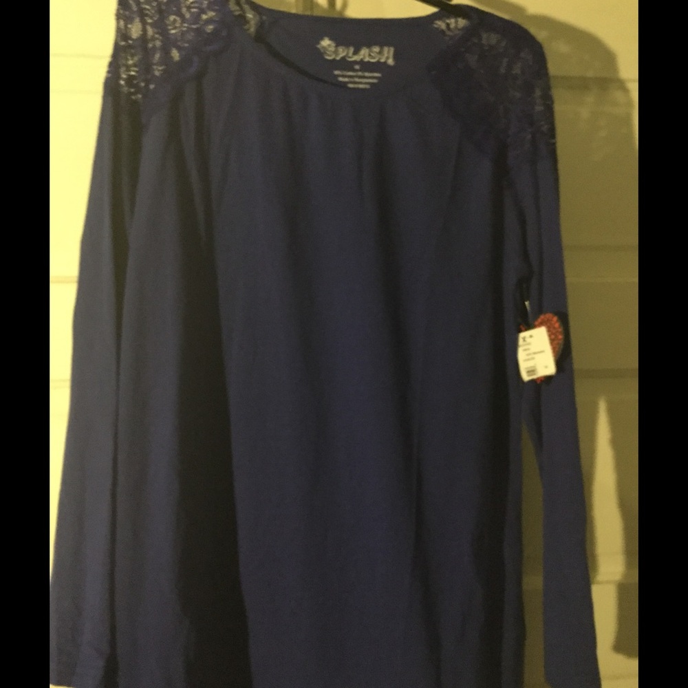 1x ladies top by splash, new