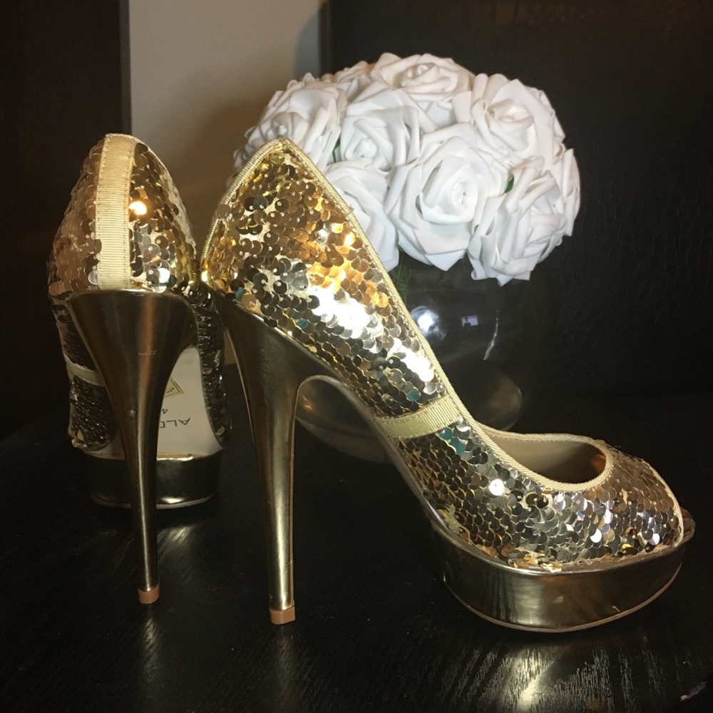 ALDO Golden Sequin Peep Toe Pump