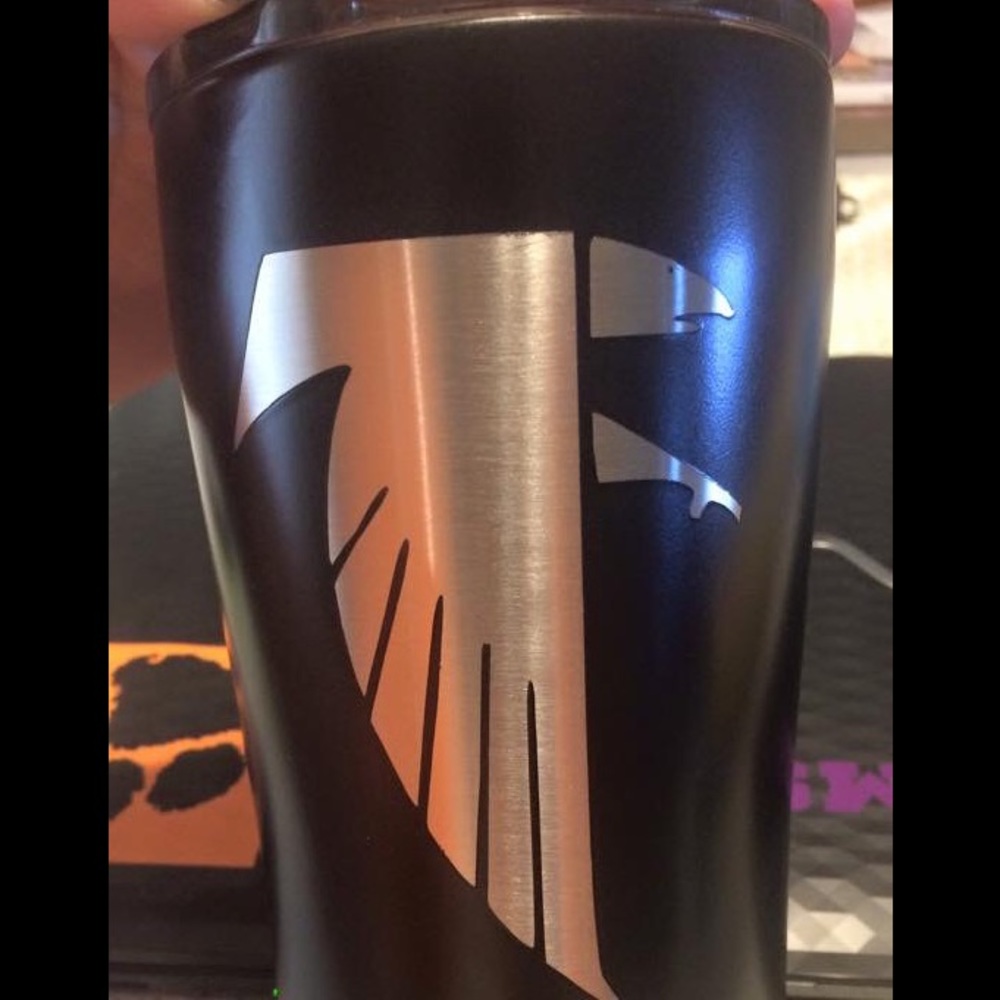 Retro Falcon's travel tumbler