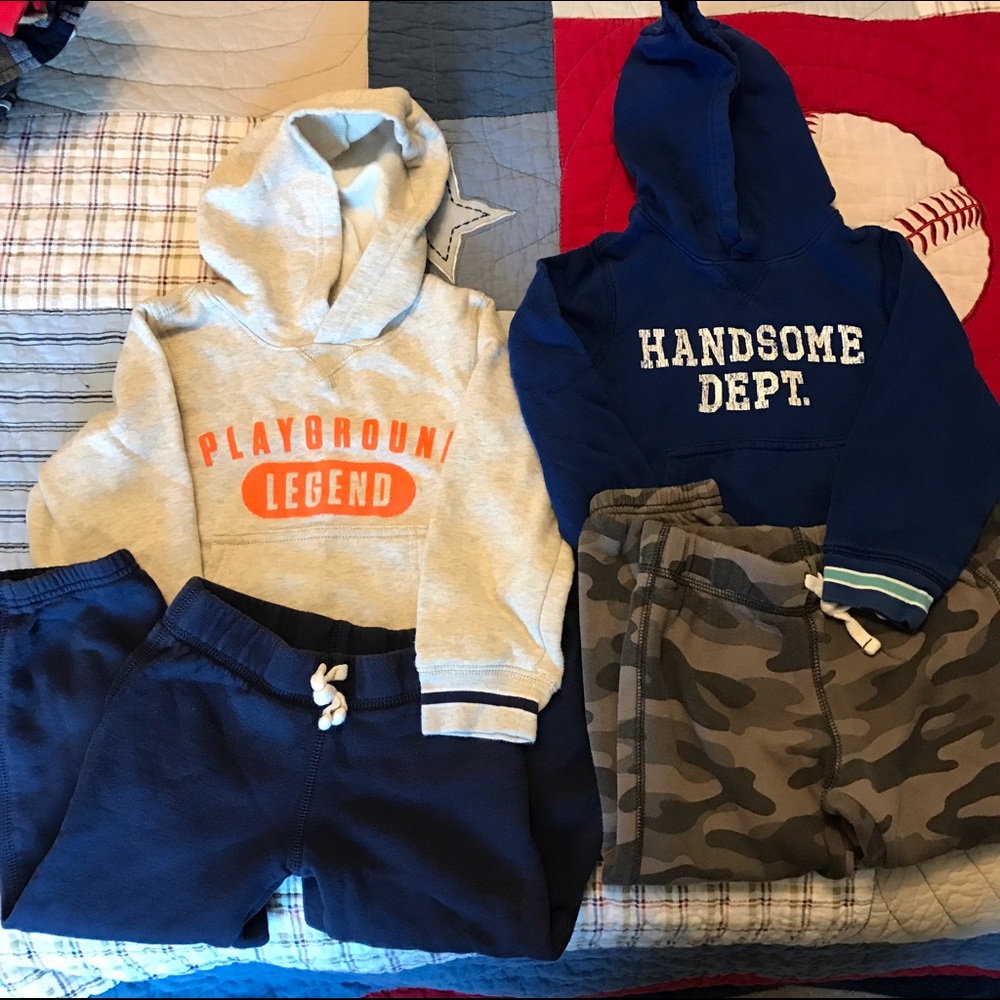 Boys set of 2 Carters brand outfits 4T