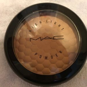 Limited edition MAC High-Light Powder