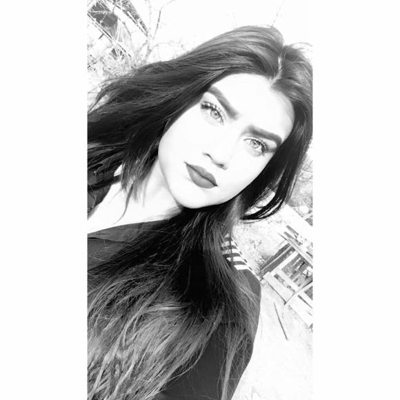 Meet your Posher, Jennifer - Picture 1 of 1