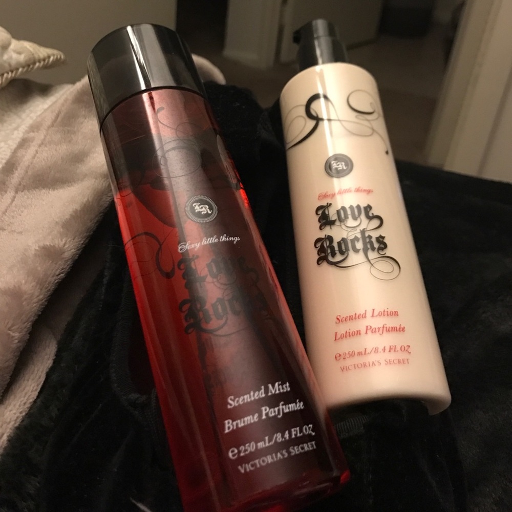 VICTORIA'S SECRET Love ❤️ Rocks!