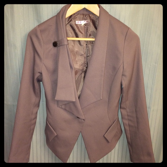 Gray Fitted Blazer - Picture 6 of 6
