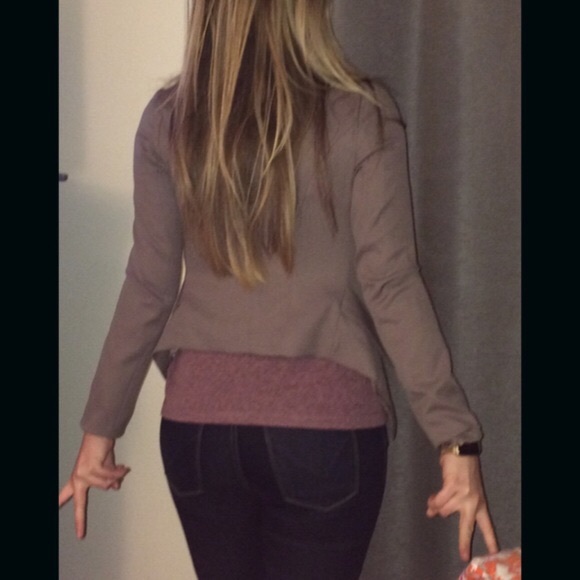 Gray Fitted Blazer - Picture 5 of 6