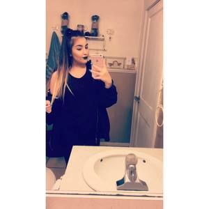 Meet your Posher, Rosalinda