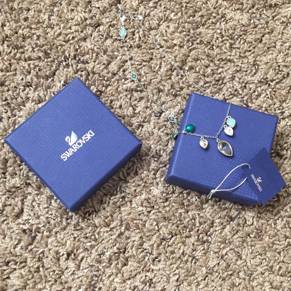 Ex bf gifts sell. Swarovski necklace