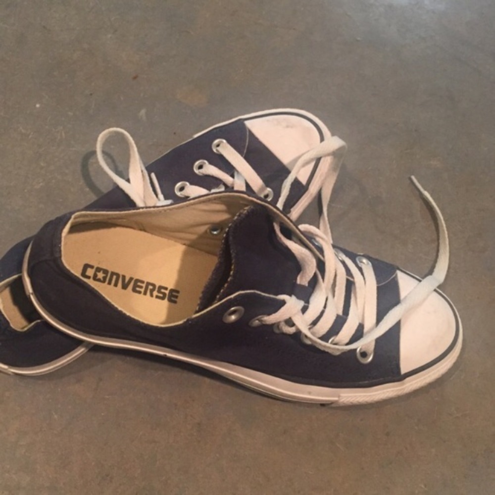 Converse size 7