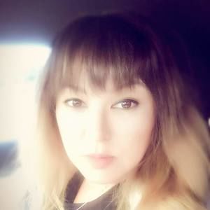 Meet your Posher, Leslie