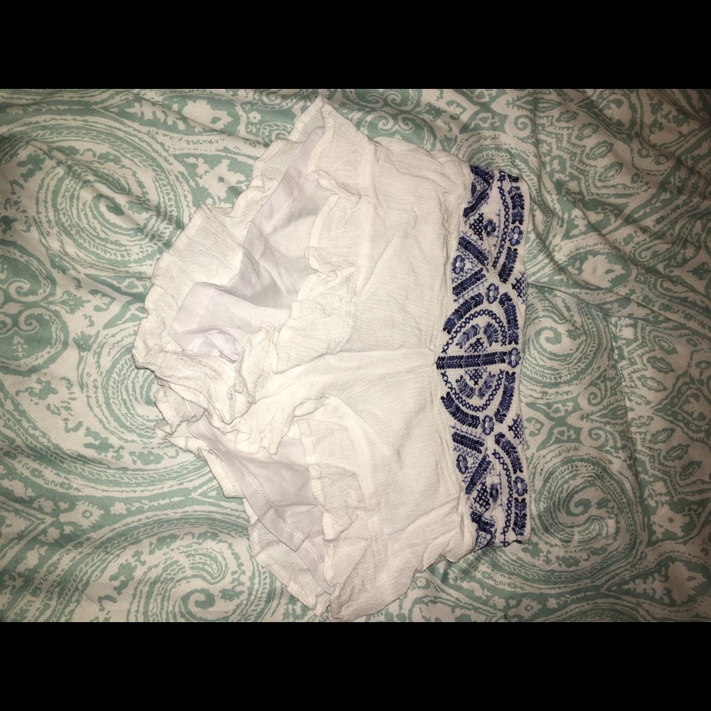 NWOT Indigo Rein White Flowy Shorts Sz. S