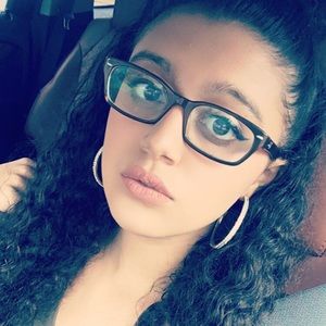 Meet your Posher, Ariana