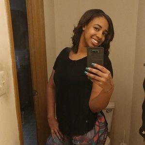 Meet your Posher, Joy