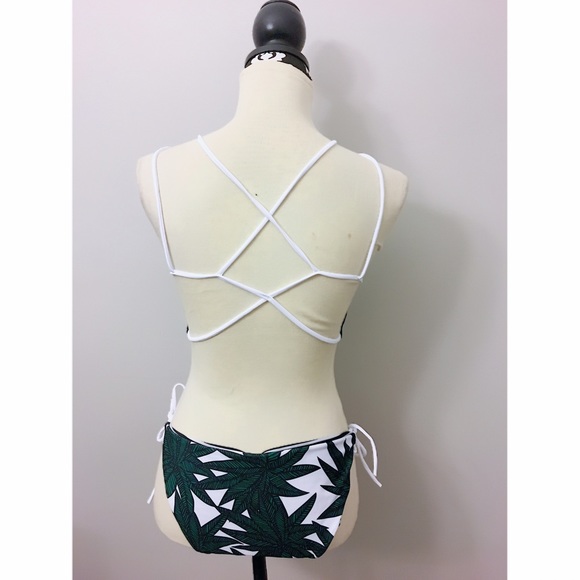 NEW tropical reversible bikini set - Picture 2 of 4