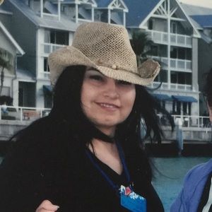 Meet your Posher, Delma