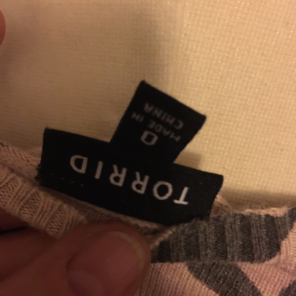 Torrid animal print soft baby pink and grey size 0 - Picture 2 of 4