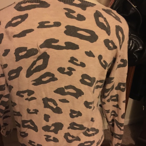 Torrid animal print soft baby pink and grey size 0 - Picture 3 of 4