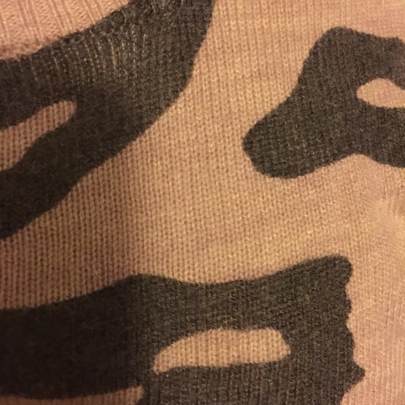 Torrid animal print soft baby pink and grey size 0 - Picture 4 of 4