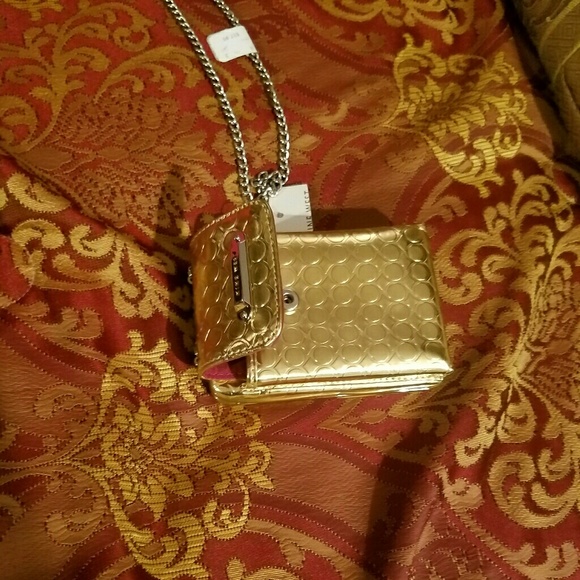 Small wristlet. - Picture 4 of 5