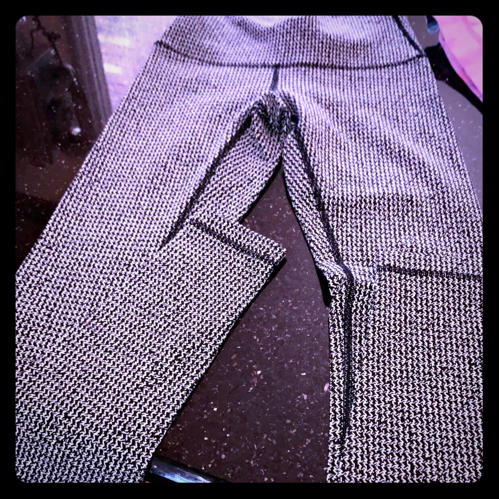 Teeny tooth lululemon 4 wunder under SHARING