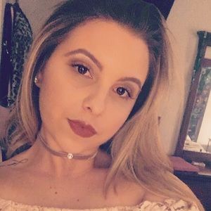 Meet your Posher, Liz