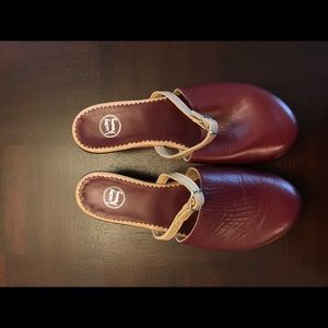 NWOT brown leather mules. Size 6.