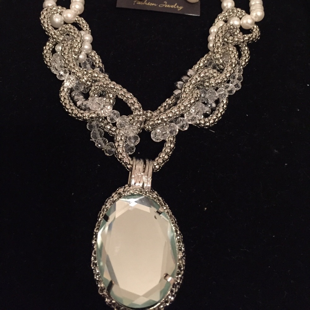 TLFJ Silver, White Pearl Inheritance Necklace