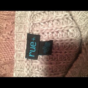 Light grey knitted sweater