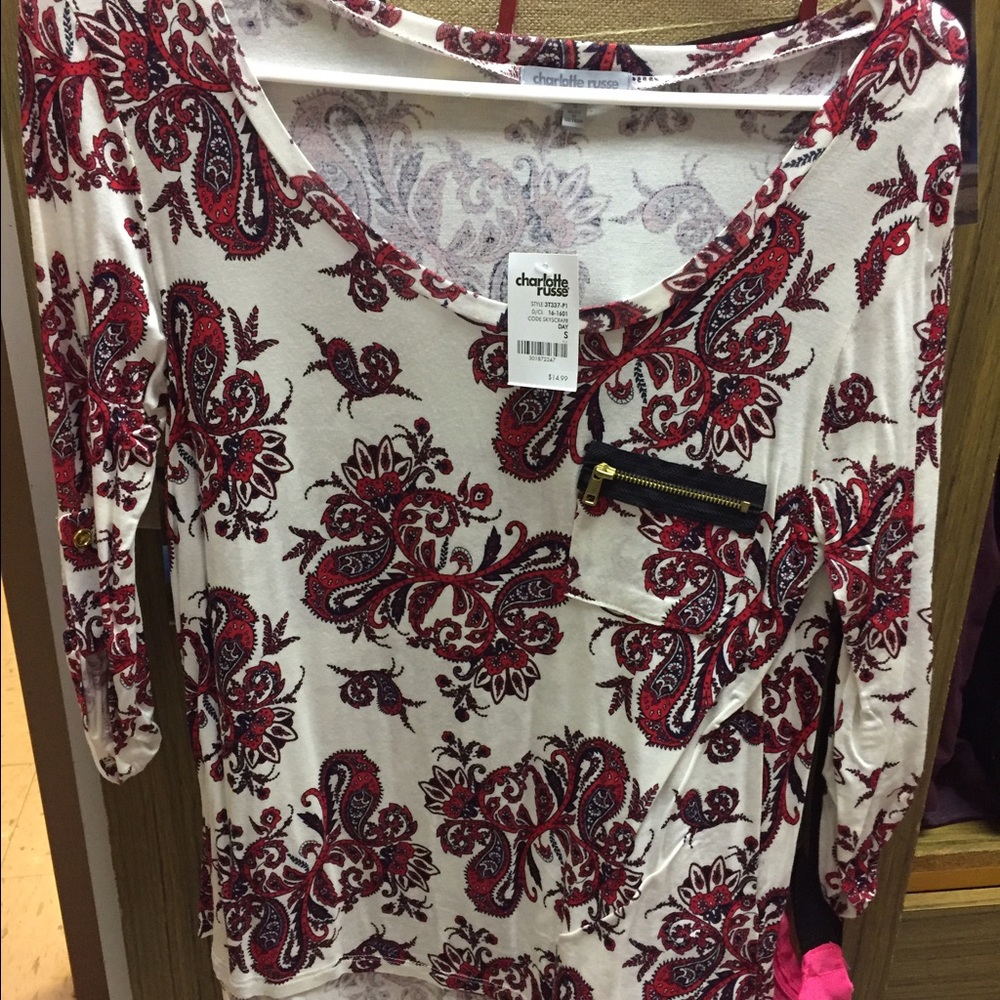 Quarter sleeve top