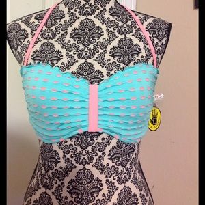 Beautiful Body Glove Molded Bandeau