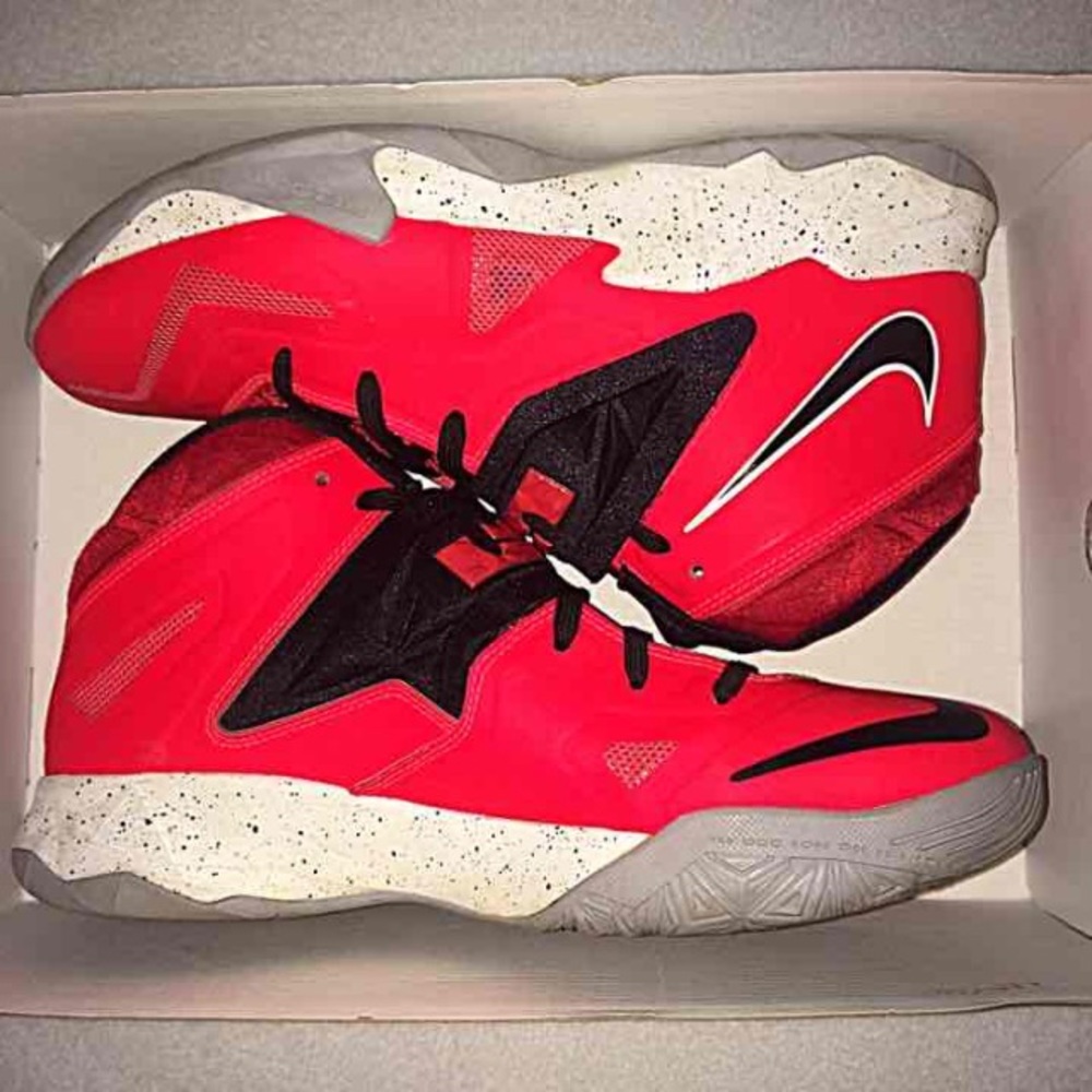 Lebron Zoom Soldier VII