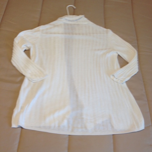 🌻Light Sweater with 3/4 Sleeves🌻 - Picture 3 of 3