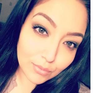 Meet your Posher, Yesenia