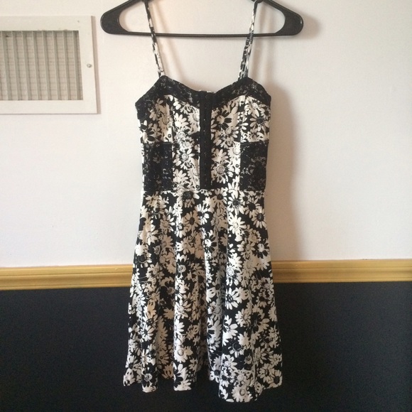 Aeropostale Dresses & Skirts - Bethany Mota floral and lace dress