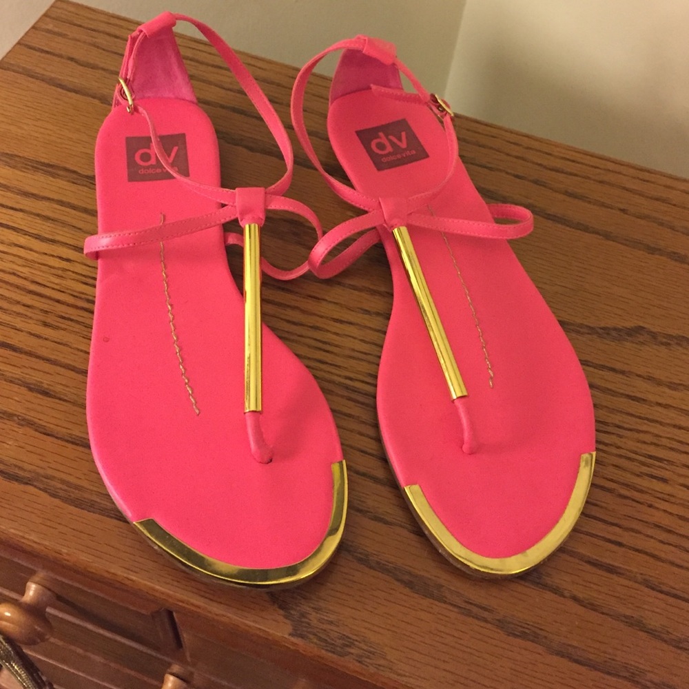Dolce vita hot pink and gold sandal 9