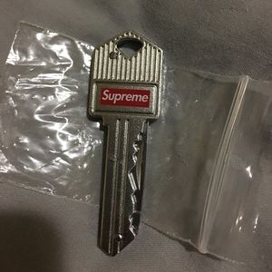 Supreme SS17 Knife Key