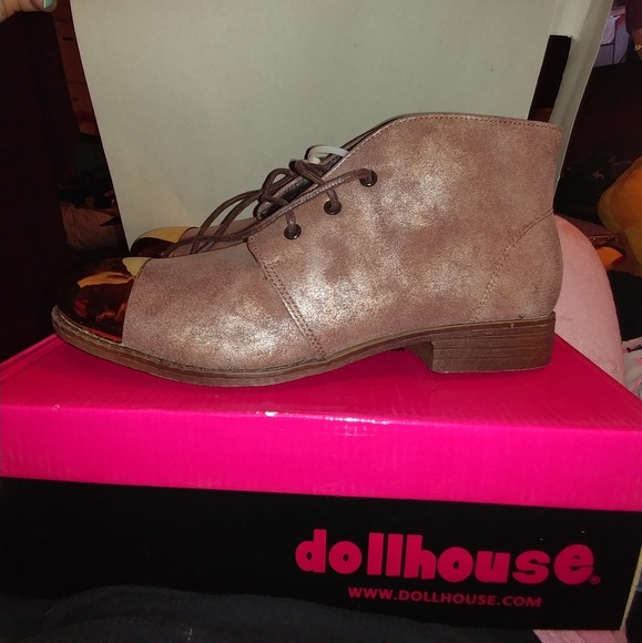 Taupe Flourish Cap-Toe Chukka Boot - Picture 5 of 5