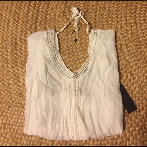 ⚡️FLASH SALE⚡️NWT Flowy V Tie-Neck Top