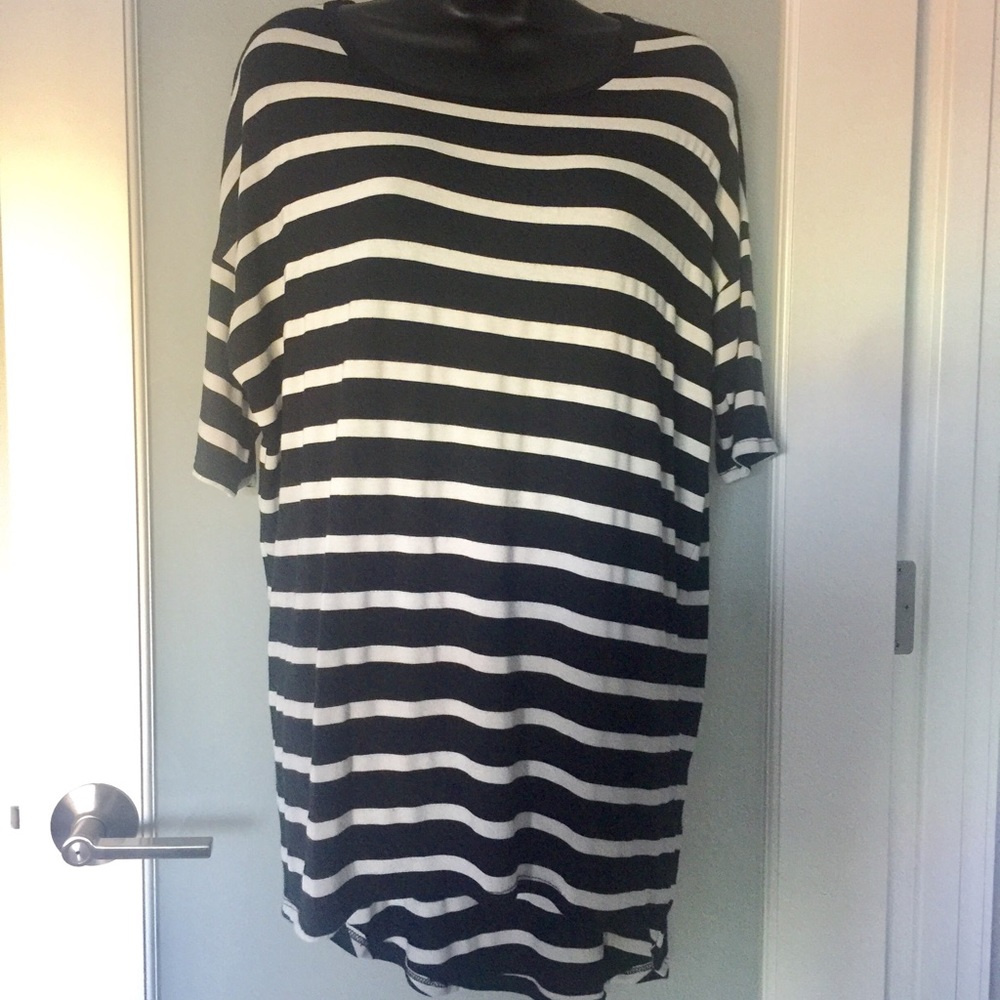 Lularoe Irma tunic, black and white stripes XXS