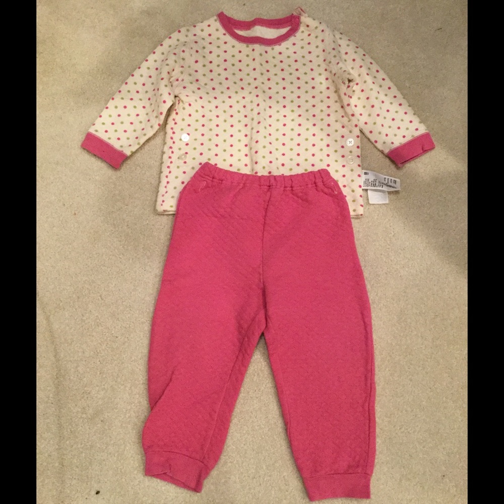 Uniqlo baby sleep wear set
