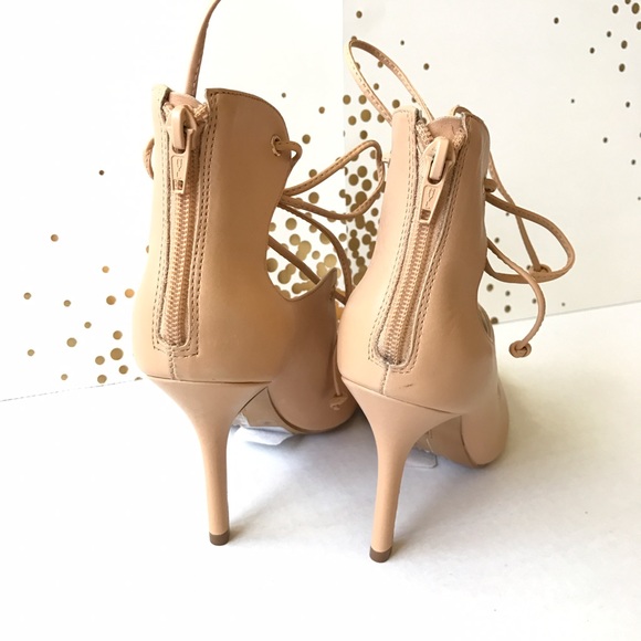 ❣SAle❣Vince Camuto Leather Lace Up Heel - Picture 6 of 7