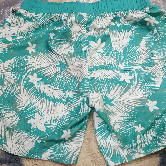 Boardshorts US size 6 - Picture 3 of 3