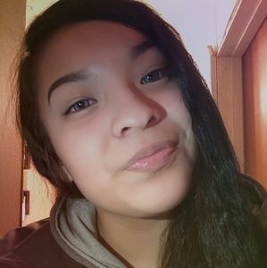 Meet your Posher, Larissa