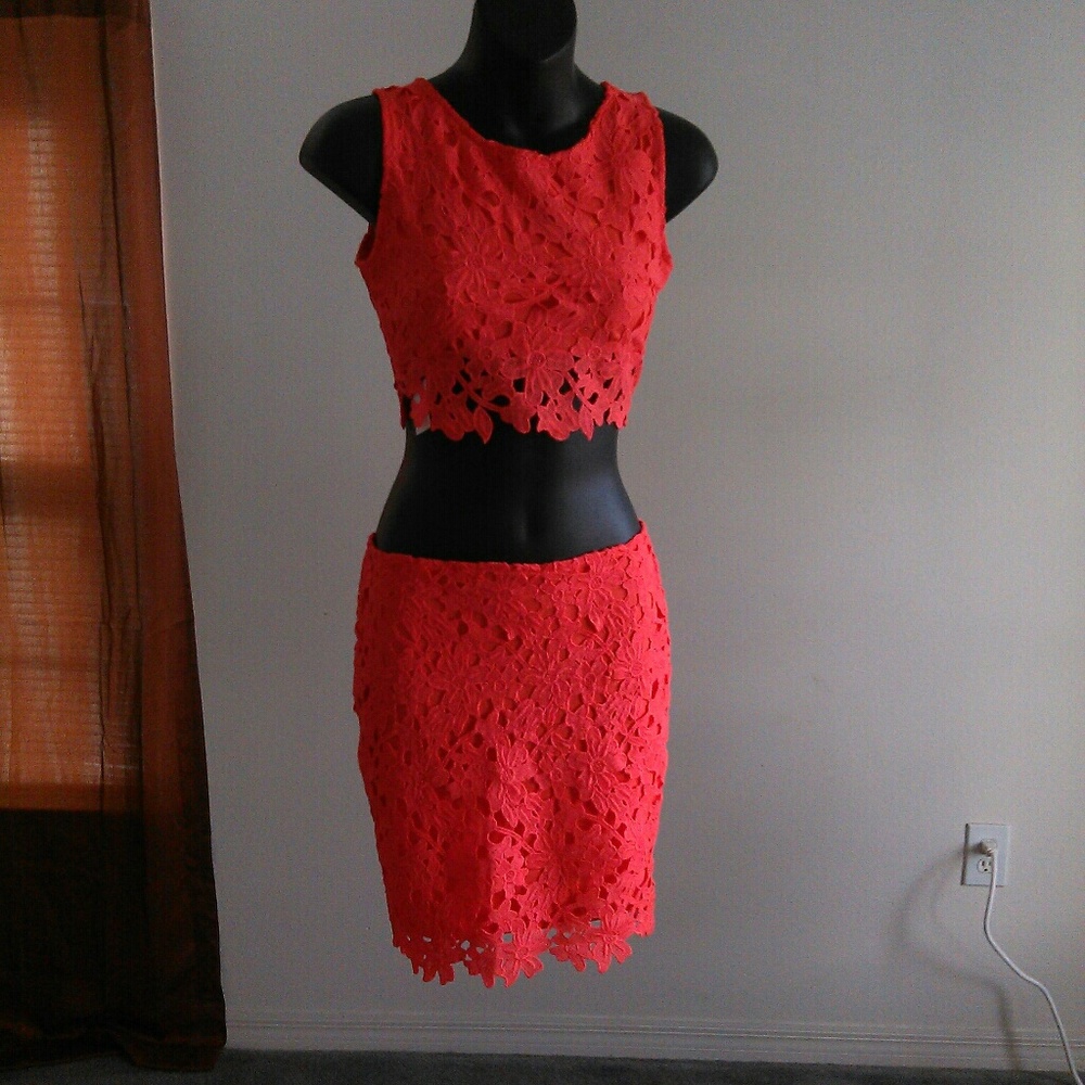 Two piece skirt set - Picture 1 of 1