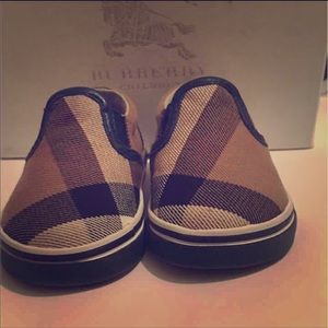 Burberry kids shoes