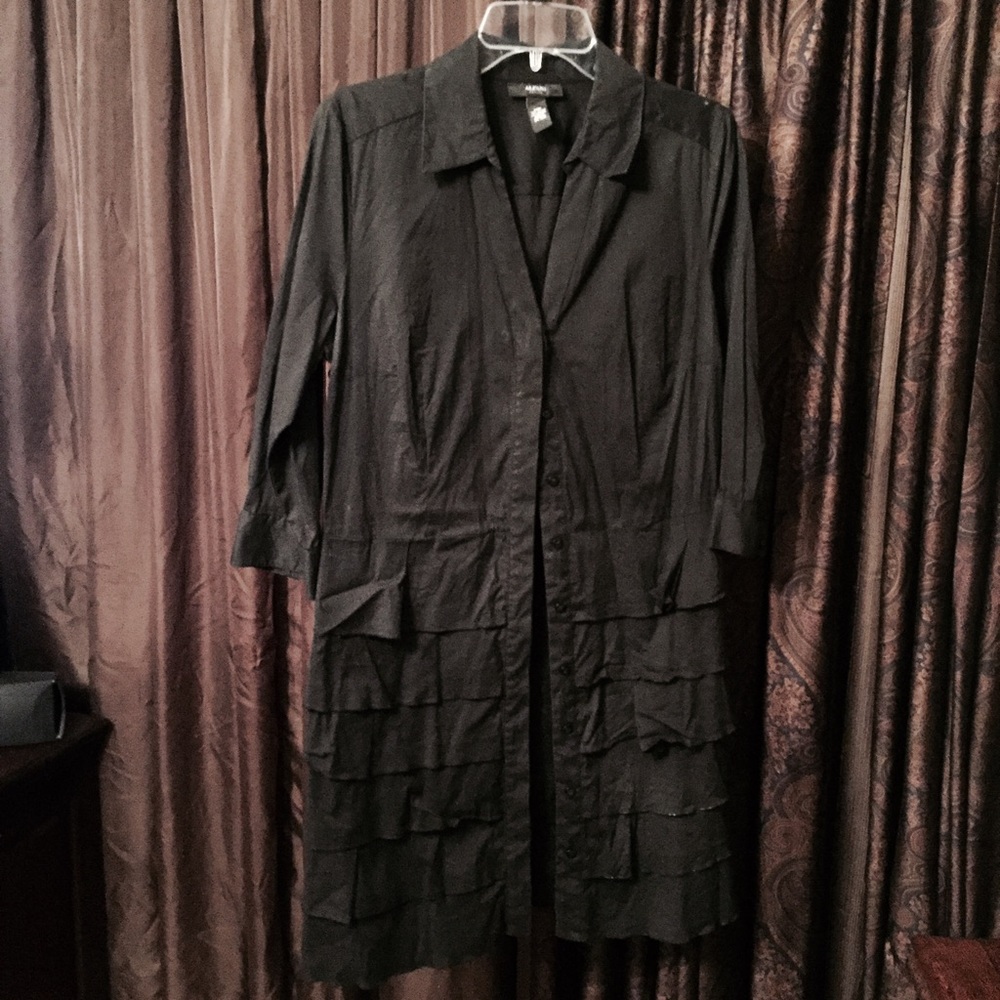 Black Alfani Button Down Dress!