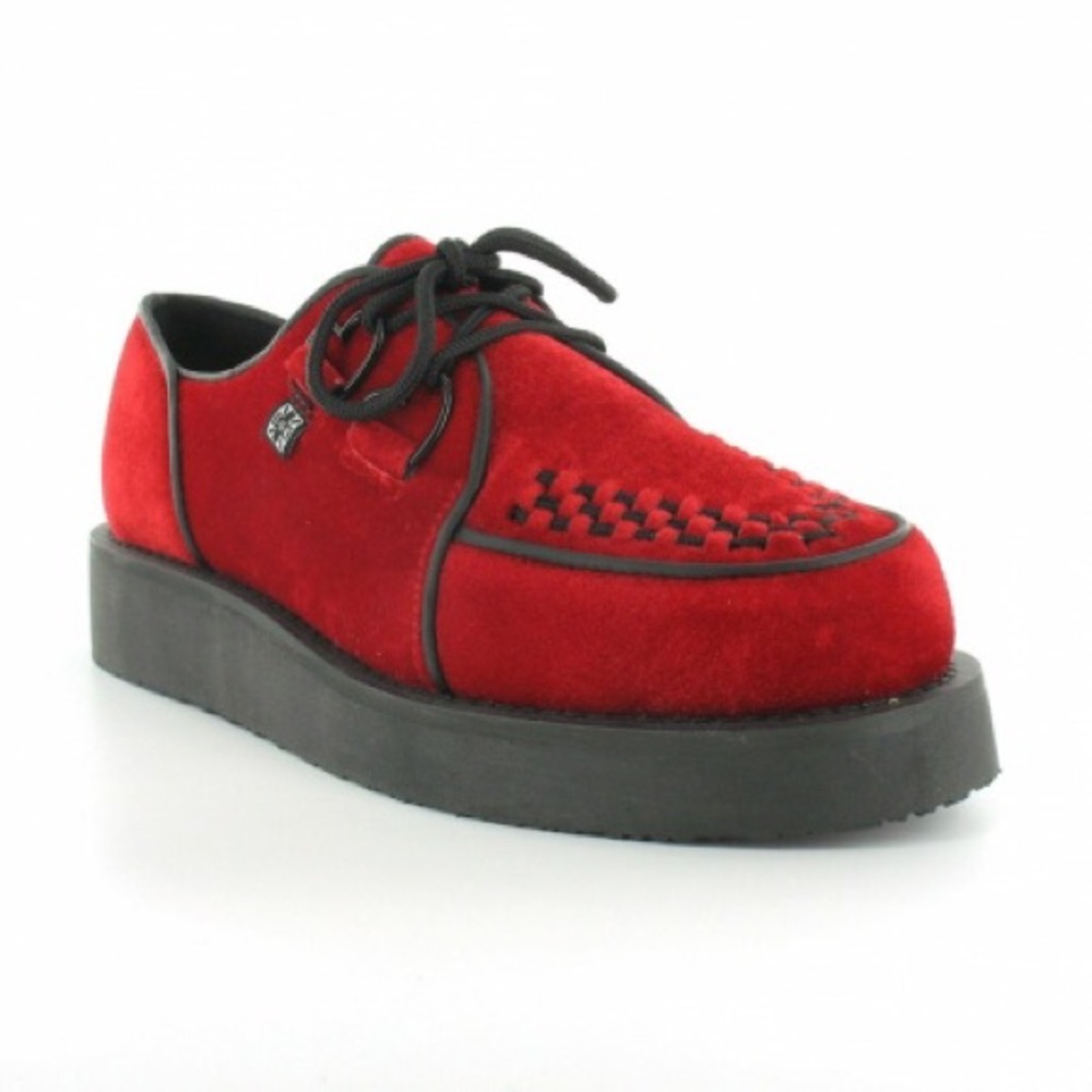 ISO RED TUK HEART CREEPERS