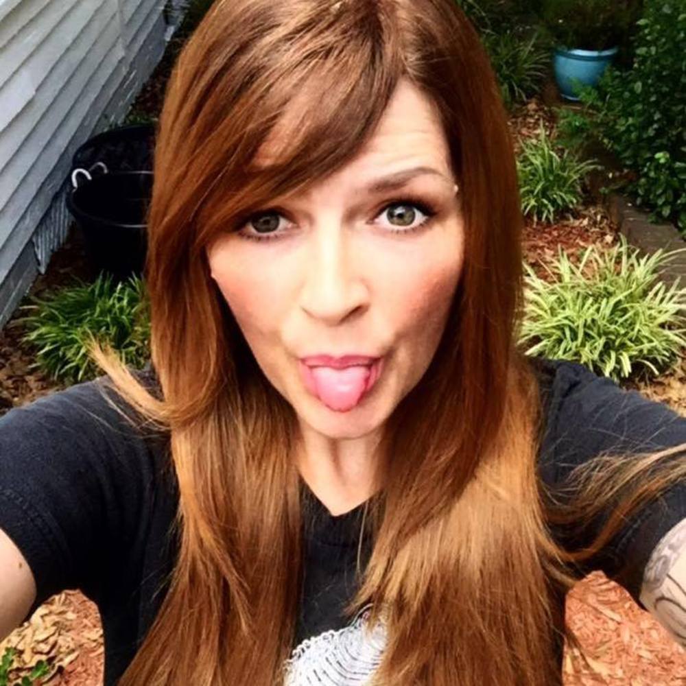 Meet your Posher, Leslie