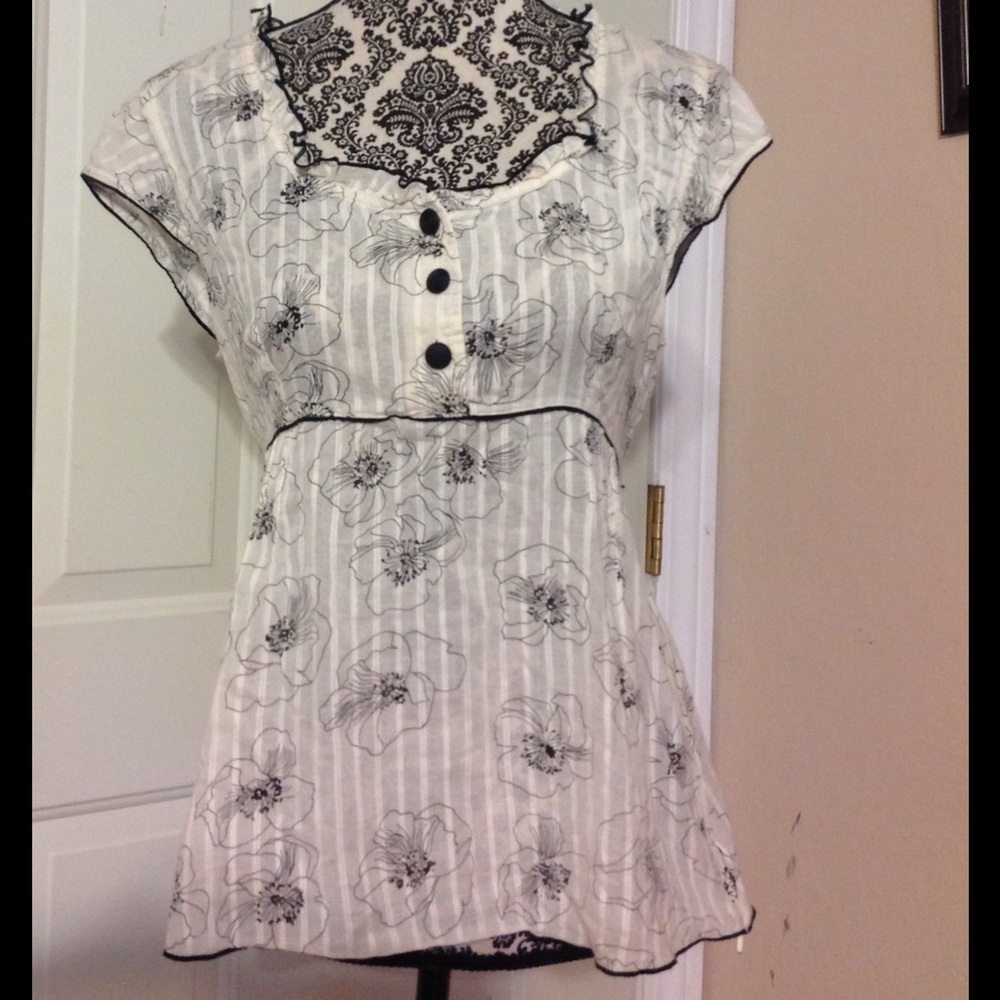 Dress Barn Adorable Blouse