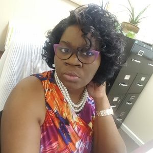 Meet your Posher, April