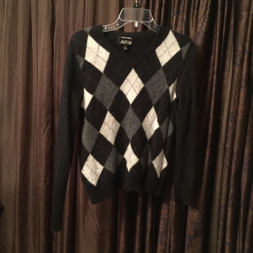 Black Argyle 100% Cashmere Sweater!